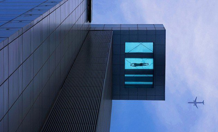 8.-Glass-bottom-swimming-poolon-the-24th-floor-630x382