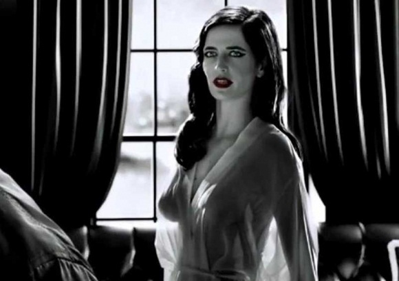 Eva-Green-Topless-in-Sin-City-A-Dame-to-Kill-For-08-580x435